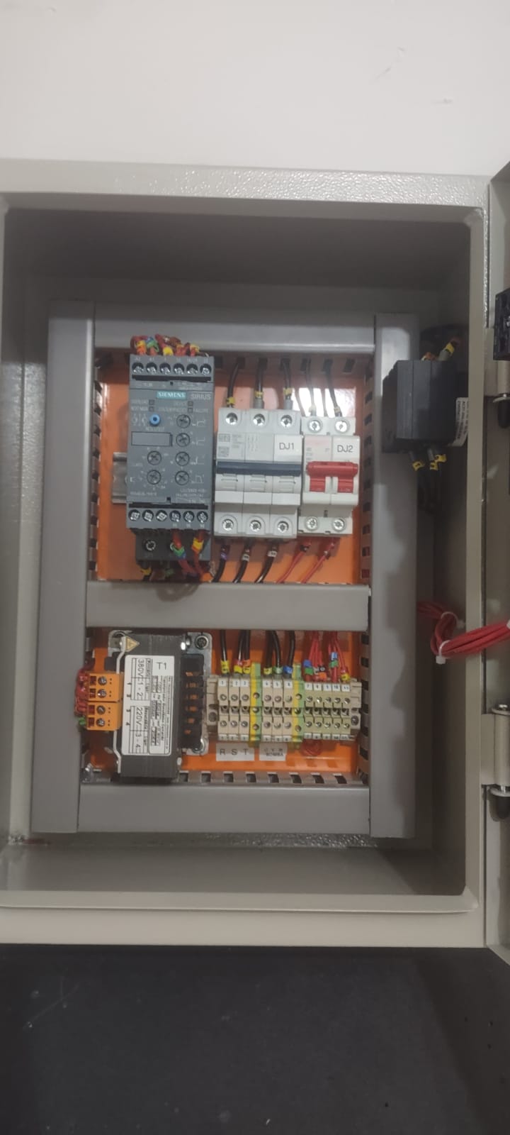 Painel de comando e controle Moonteq