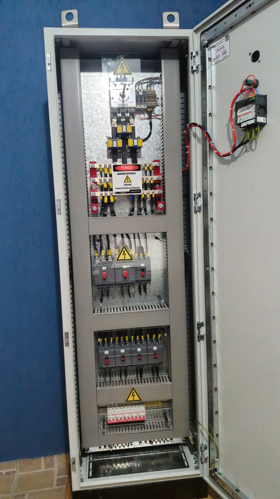 Painel elétrico industrial Moonteq